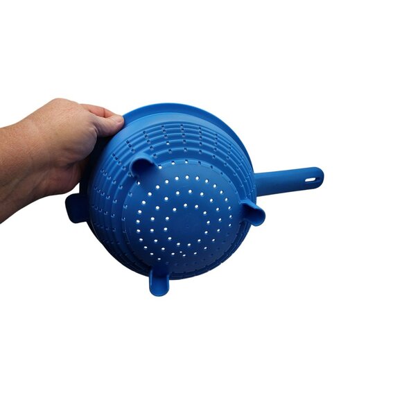 Tupperware Kitchen Colander With Handle Blue - Picture 3 of 4